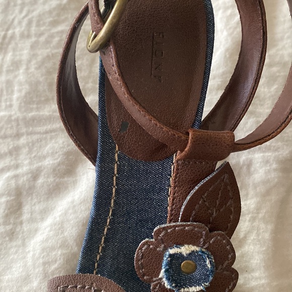 2009 NEW! fioni ladies shoes. Size 8 - Picture 2 of 4